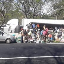 LLEGÓ HASTA LAS CURVAS DEL CARACOL VOLCADO Y LA CARGA REGADAL