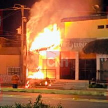 CAFÉ LUNA DE LAS VARAS ARDIÓ EN LLAMAS