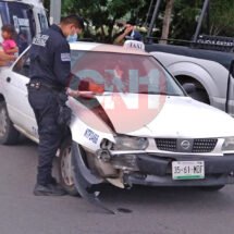 CHOQUE DE TAXI BLANCO Y VEHÍCULO PARTICULAR DEJA COMO SALDO DOS PERSONAS LESIONADAS