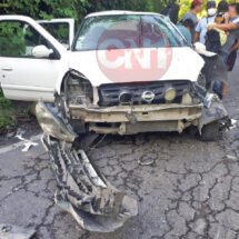 SEDAN CONTRA TRÁILER MOVILIZA A PERSONAL DE PROTECCIÓN CIVIL MUNICIPAL Y POLICÍA MUNICIPAL