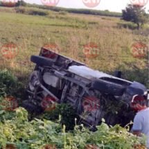 CAMIONETA TERMINÓ VOLCADA