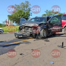 UNA MUJER EMBRAZADA LESIONADA EN CHOQUE DE CAMIONETAS