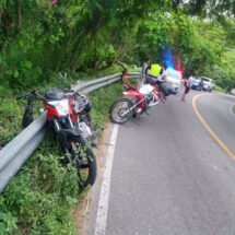 MOTOCICLISTA FRACTURADO AL DERRAPAR EN SU CABALLITO DE ACERO