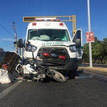 MOTOCICLISTA ARRASTRADO POR AMBULANCIA