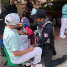 TRES MENORES LESIONADOS Y UNA MAESTRA
