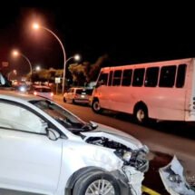 PROVOCA CHOQUE POR LA AVENIDA AGUAMILPA