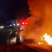 ACUDEN A REPORTES DE VEHÍCULOS EN LLAMAS