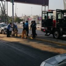 ATIENDEN BOMBEROS DEL ESTADO DOS ACCIDENTES AUTOMOVILÍSTICOS EN TEPIC