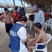 PERSONAL DE LA ARMADA DE MÉXICO RESCATA A BAÑISTA EN PELIGRO DE AHOGAMIENTO, EN PLAYA MATANCHÉN