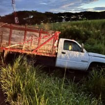 CHOQUE DE TAXI DE COMPOSTELA CONTRA CAMIONETA DE REDILAS