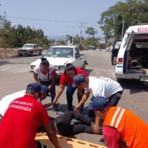 AZOTARON EN MOTO MAMÁ Y SU HIJO