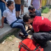 Se reportó choque de motocicleta y una persona lesionada 