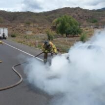 JETTA DEVORADO POR EL FUEGO