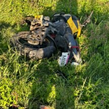 CRUZ ROJA AUXILIA A MOTOCICLISTA LESIONADO