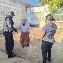 Auxilia Policía Estatal a mujer desorientada por la carretera Federal 15D Tepic – Guadalajara